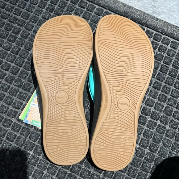 Sanuk flip flops - Picture 4 of 4